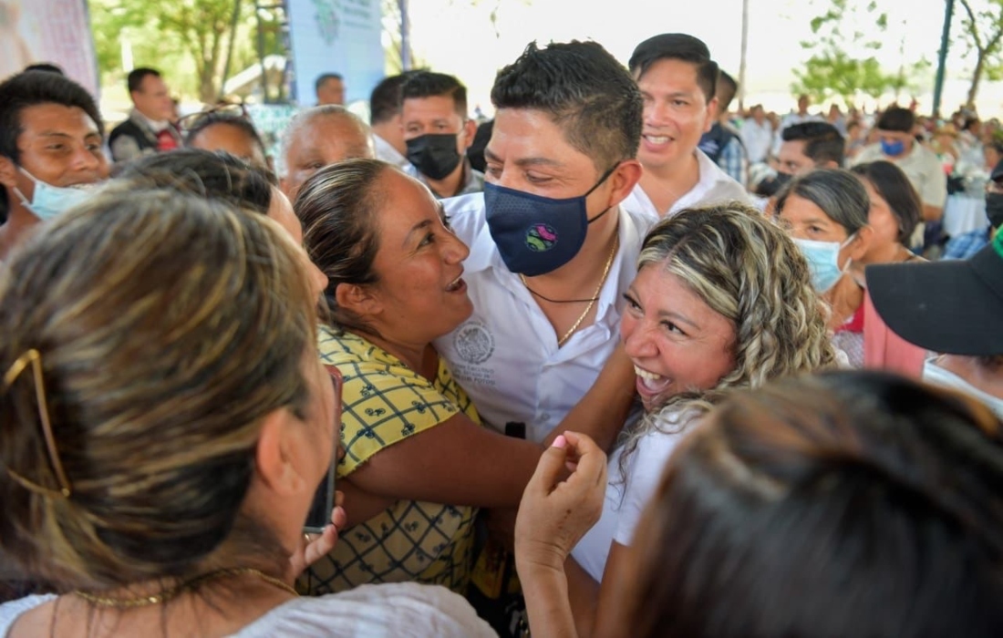 Más de 250 mil madres reciben una beca en efectivo o alimentaria: Ricardo Gallardo