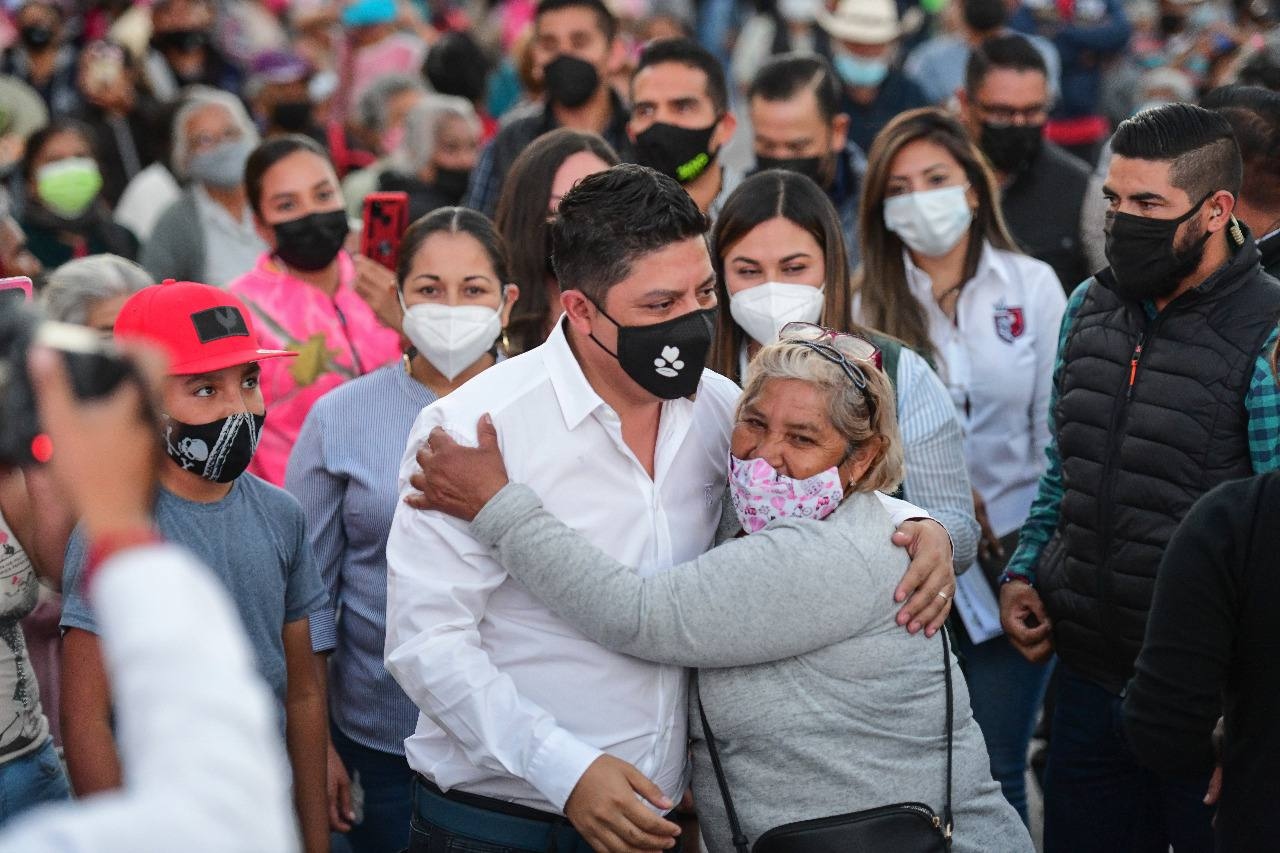 Potosinos aprueban el trabajo de Ricardo Gallardo