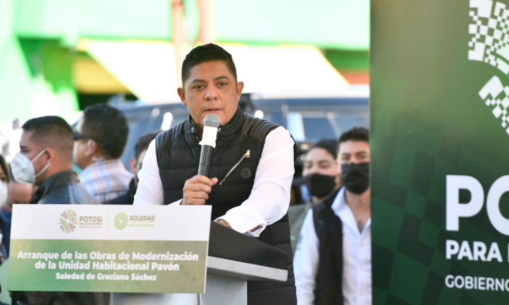 ¡Lo cumple! Ricardo Gallardo anuncia transporte gratuito para estudiantes