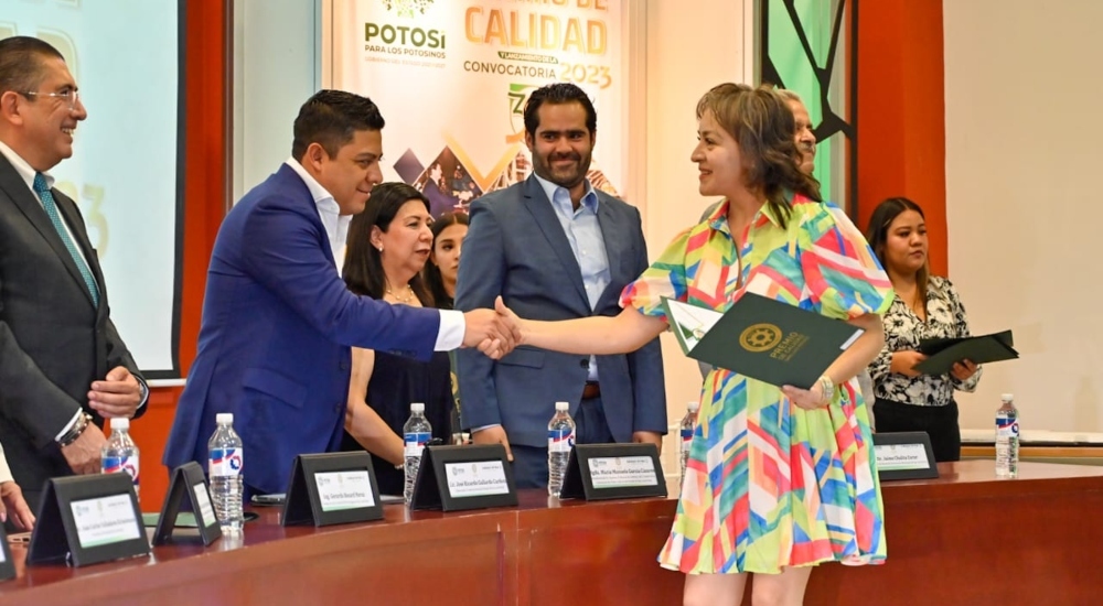 Ricardo Gallardo entrega el Premio de Calidad a destacadas organizaciones