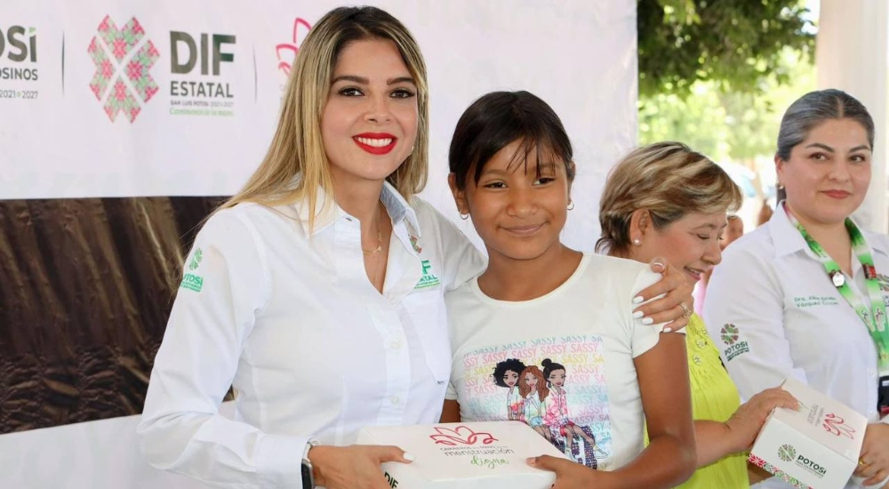 Ruth González lleva programa Menstruación Digna a mujeres del Altiplano